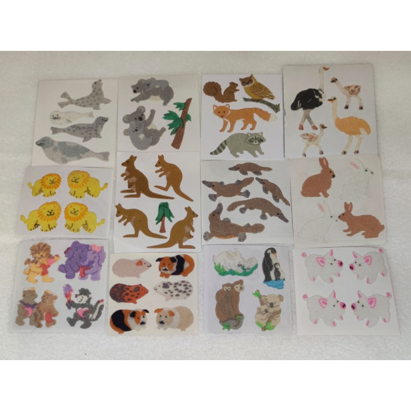 12 Stickerabschnitte Set Sandylion Fuzzy Stoff Meerschweinchen Löwen Haustiere Strauß Koala Sticker 90er